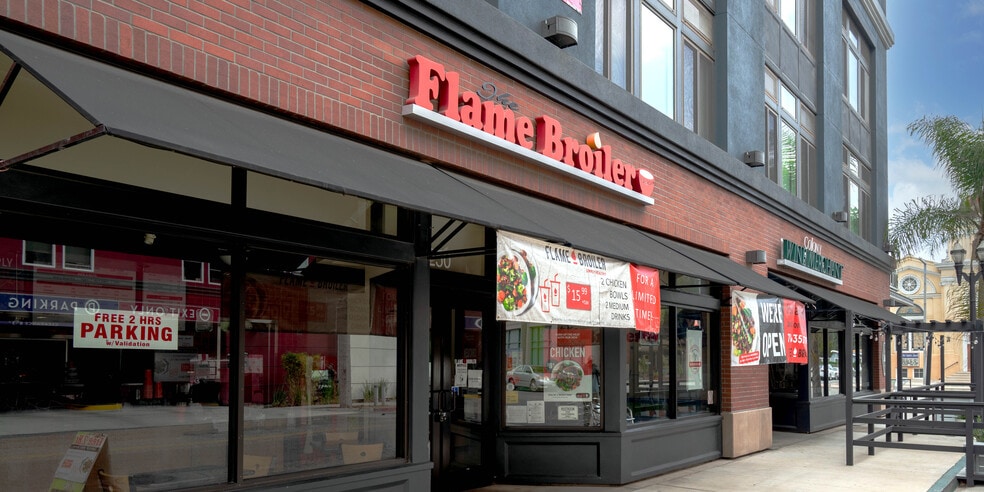 More Photos Of 184 W Center Street Promenade, Anaheim Apartments For Lease