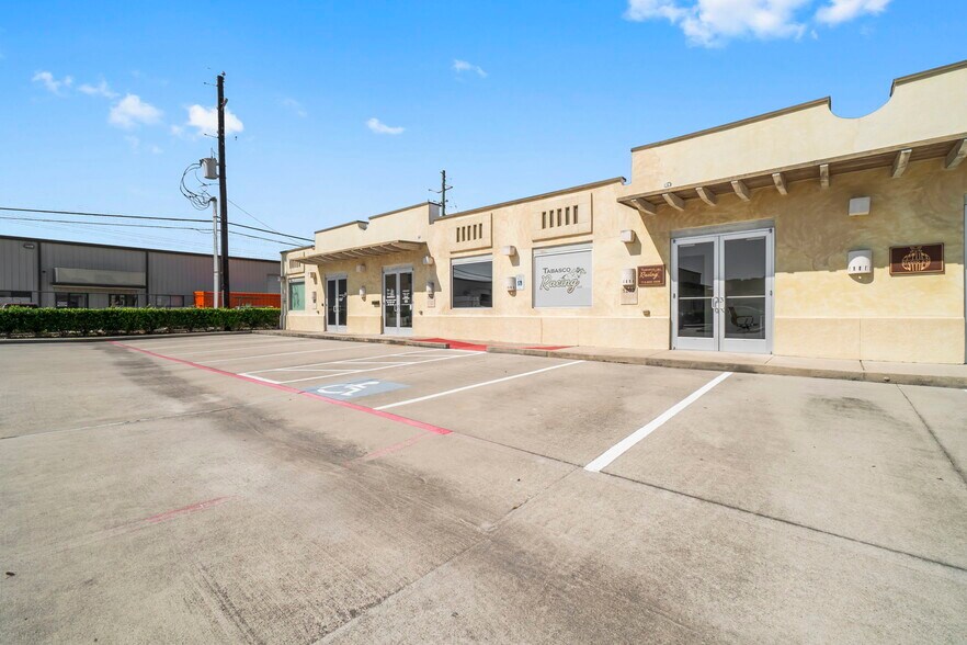 More Photos Of 25329 Budde Rd, The Woodlands Unknown For Lease