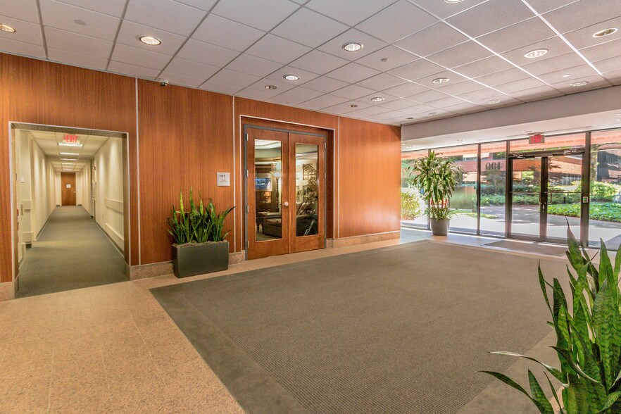 More Photos Of 1080 Holcomb Bridge Rd, Roswell Unknown For Lease