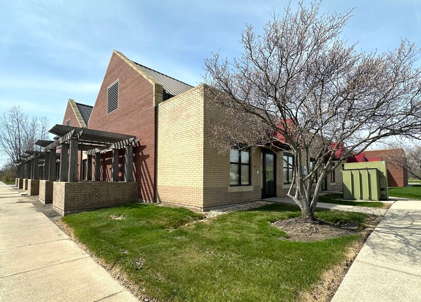 More Photos Of 2022 Kelle Dr, Chesterton Medical For Sale