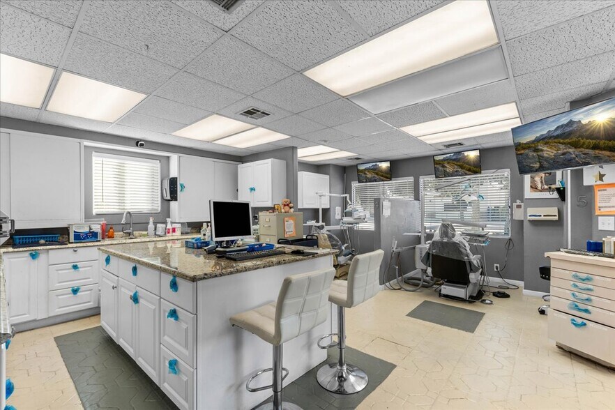 More Photos Of 1020 E Florida Ave, Hemet Freestanding For Sale