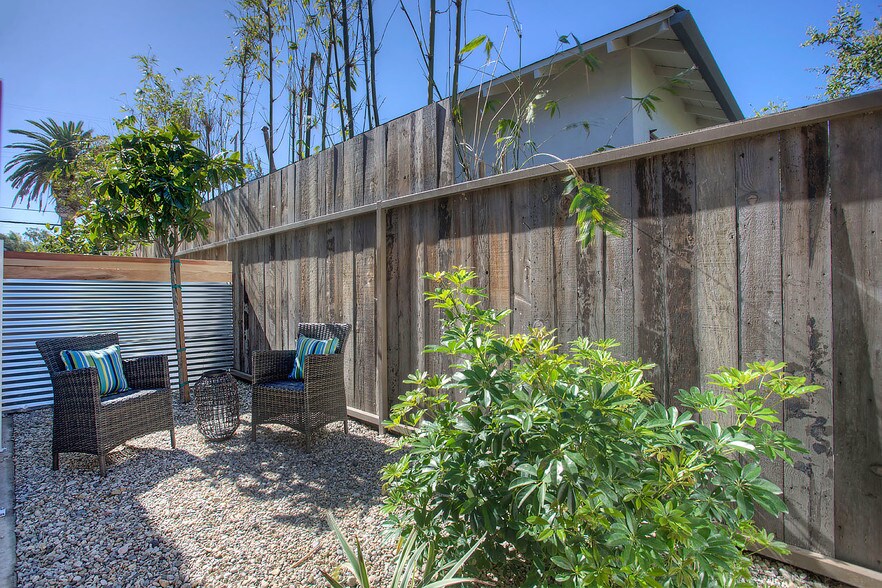 More Photos Of 634 Westminster Ave, Venice Apartments For Sale