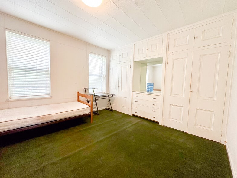 More Photos Of 3201 Itaska St, Saint Louis Specialty For Sale