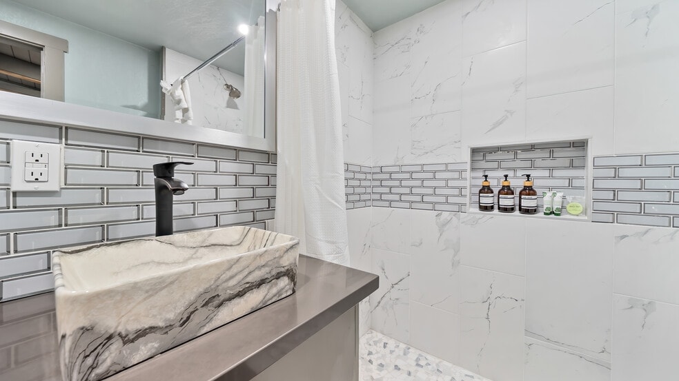 More Photos Of 4133 Cedar Ave, South Lake Tahoe Hotel For Sale