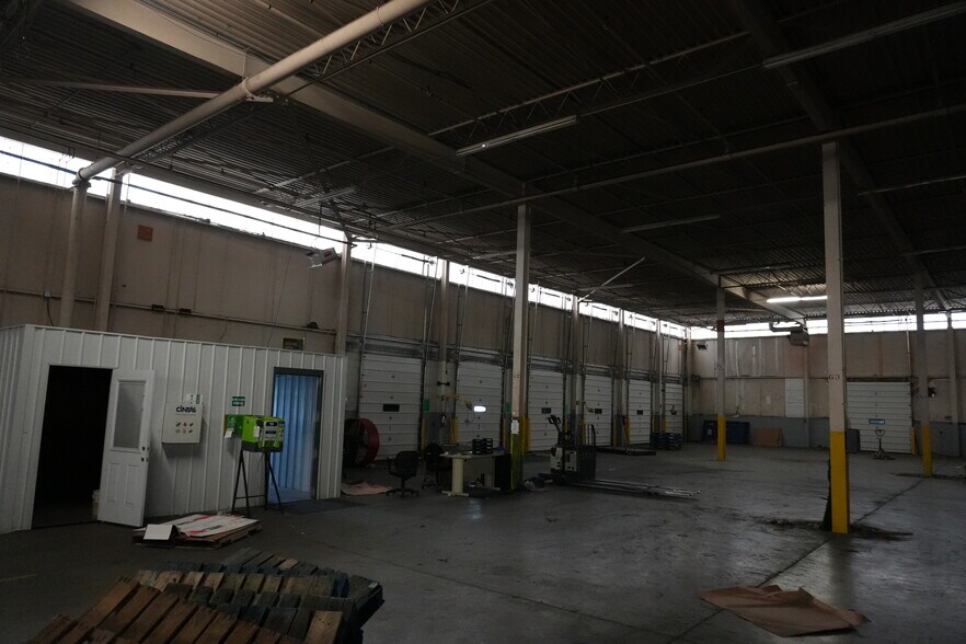 More Photos Of 2301 Virginia Ave, Culloden Warehouse For Lease