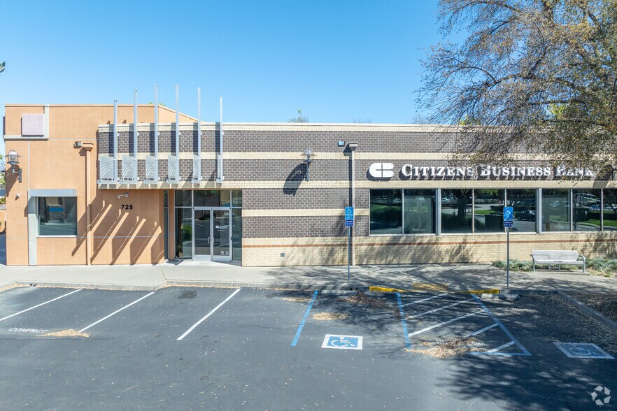 More Photos Of 725 Riverpoint Ct, West Sacramento Freestanding For Lease