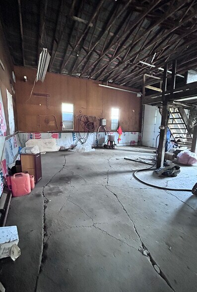 More Photos Of 791 Long Beach Rd, Cameron Flex For Sale