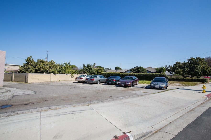 More Photos Of 16650-16658 Woodruff Ave, Bellflower Storefront Retail Residential For Sale