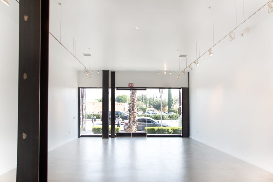 More Photos Of 8501-8511 Melrose Ave & 603-615 La Cienega Blvd, West Hollywood Storefront For Lease