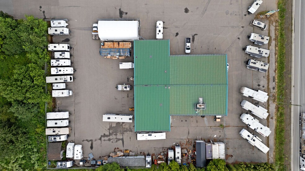 More Photos Of 3101 10 Av SW, Salmon Arm Warehouse For Sale