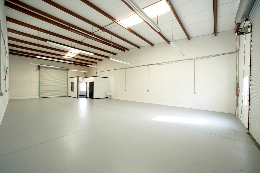 More Photos Of 13501-13589 65th St, Largo Unknown For Lease