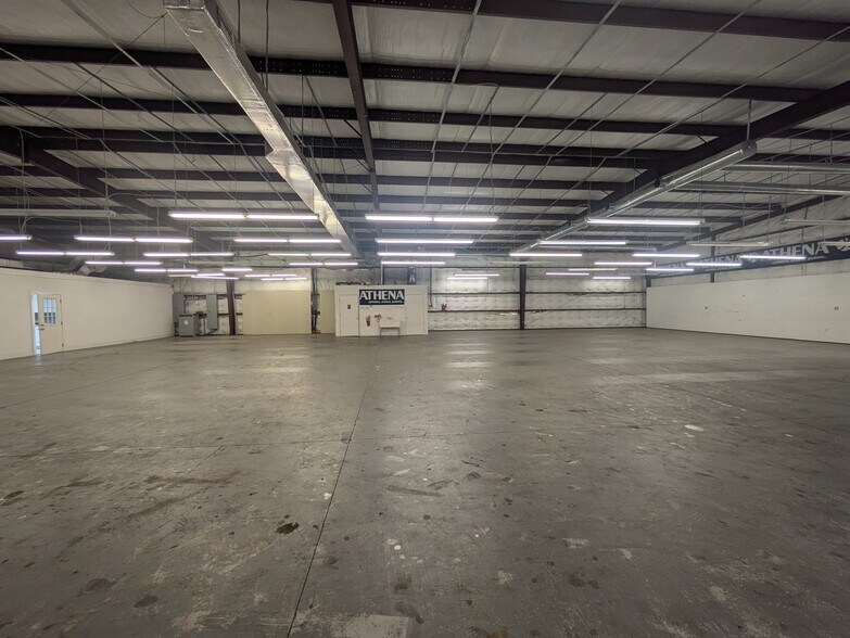More Photos Of 2308 58th Ave E, Sarasota Warehouse For Sale