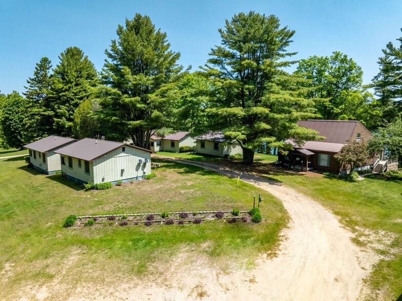 More Photos Of 16878 County Road 505, Newberry Hotel For Sale