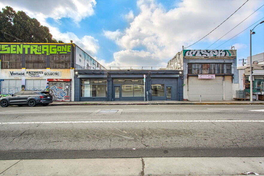 More Photos Of 236 W 18th St, Los Angeles Warehouse For Sale