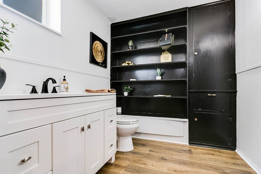 More Photos Of 2307 W Harris Ave, San Angelo Office Residential For Sale