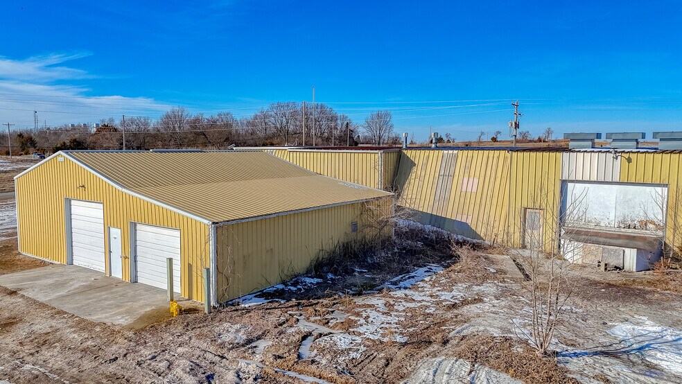 More Photos Of 1292 SW 125th Rd, Holden Light Manufacturing For Sale