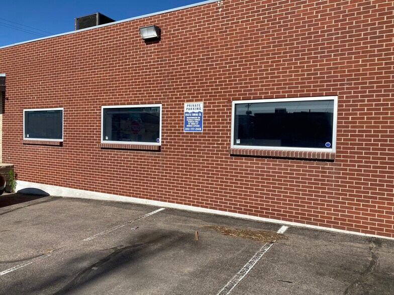 More Photos Of 951 Vallejo St, Denver Warehouse For Sale