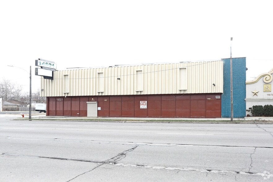 More Photos Of 14501 W 8 Mile Rd, Detroit Warehouse For Sale