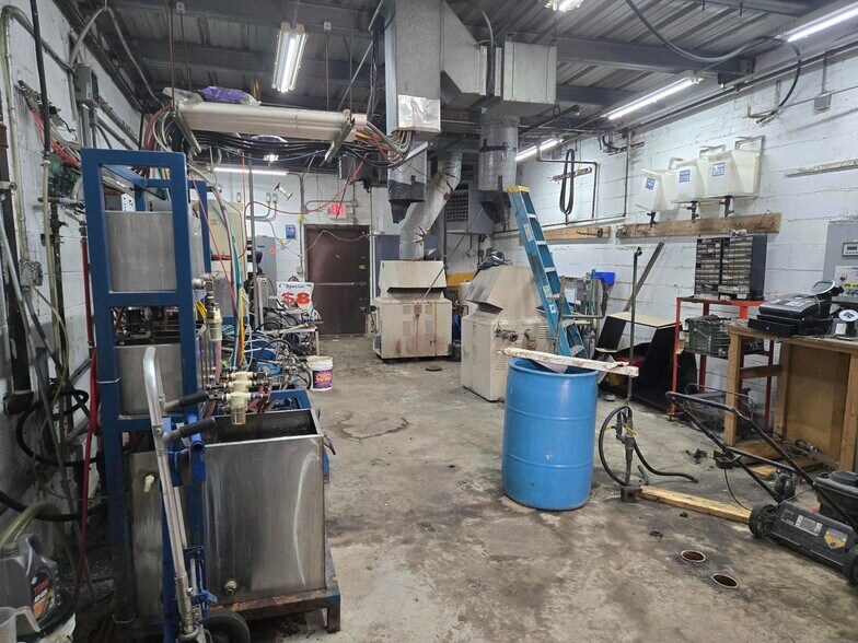 More Photos Of 800 N River Rd, Mount Prospect Specialty For Sale