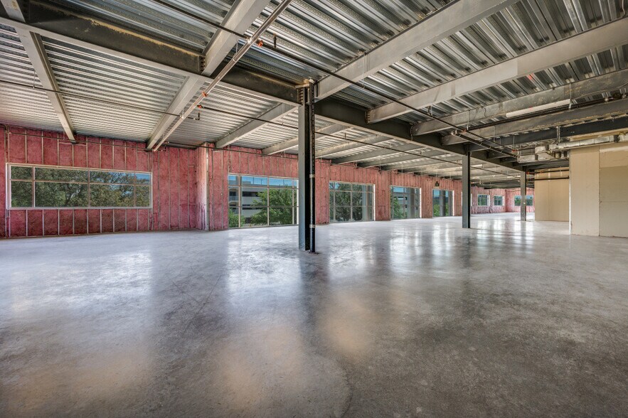 More Photos Of 2005 W Park Dr, Irving Medical For Lease