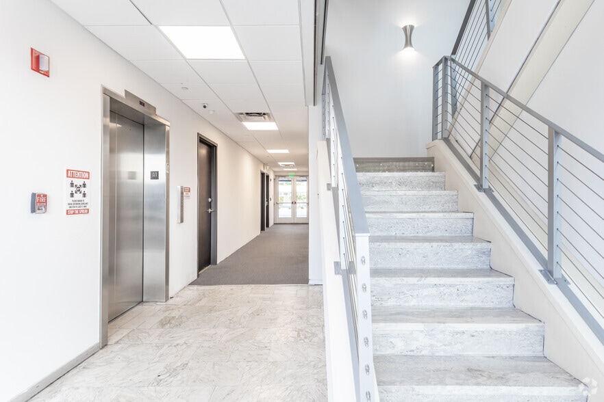 More Photos Of 2755 E Oakland Park Blvd, Fort Lauderdale Office For Lease