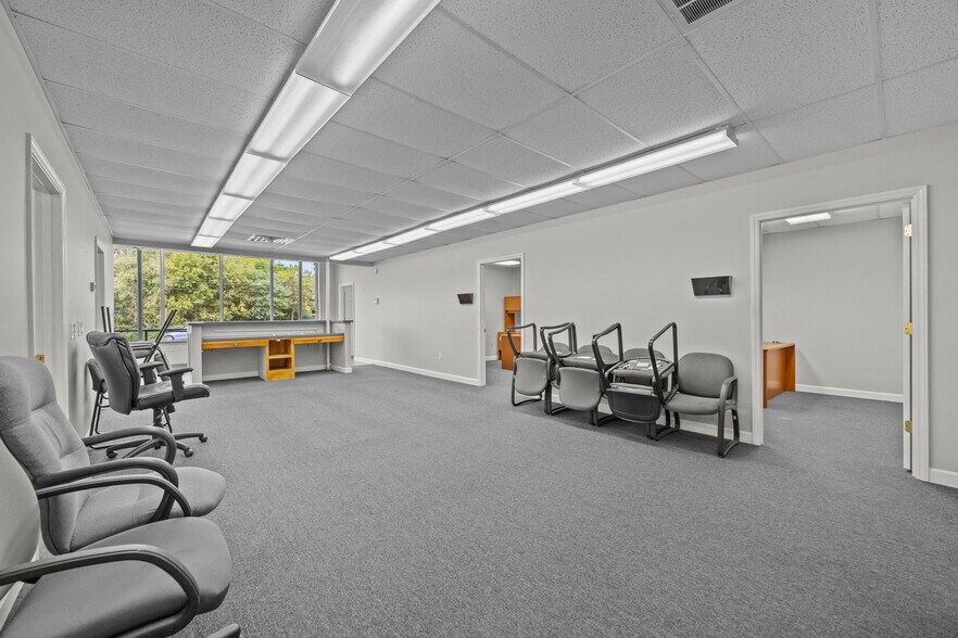 More Photos Of 201 4th St, Walnut Cove Office For Sale