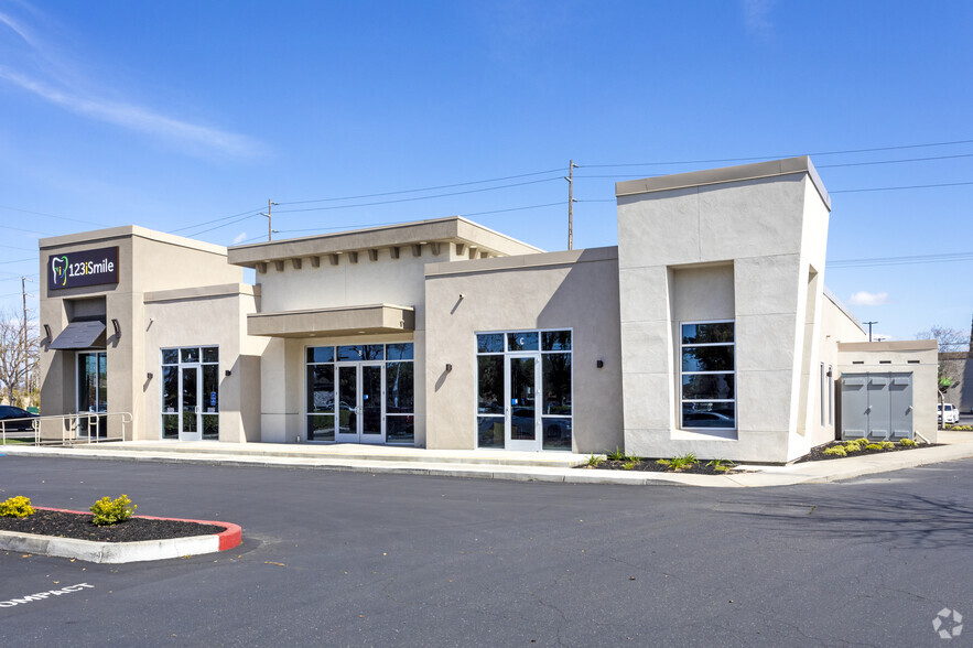 Primary Photo Of 1750 Standiford Ave, Modesto Medical For Lease