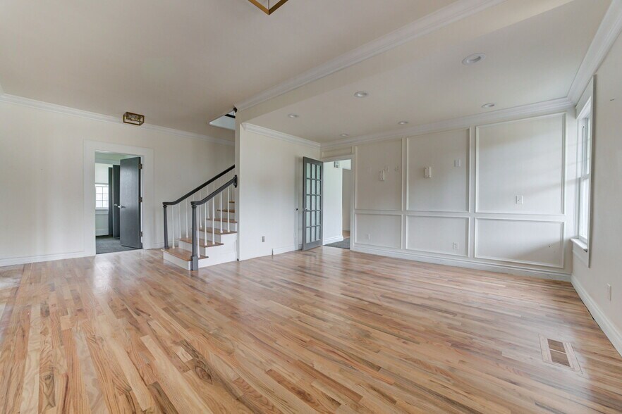 More Photos Of 1319 N Classen Dr, Oklahoma City Office For Lease