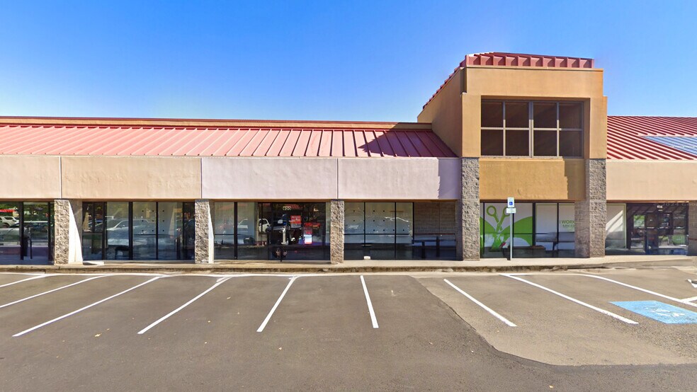 More Photos Of 400-660 NW Eastman Pky, Gresham General Retail For Lease