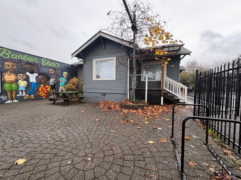 More Photos Of 970 W 7th Ave, Eugene Office For Sale