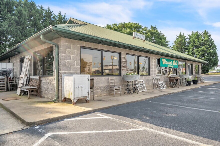More Photos Of 1411 Old Grove Rd, Greenville General Retail For Sale