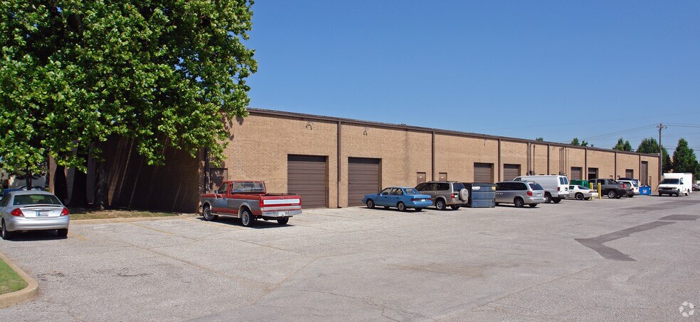 More Photos Of 1000 Cornell Pky, Oklahoma City Light Manufacturing For Lease
