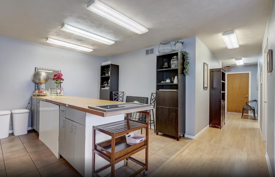 More Photos Of 111 Depot St, Johnson Creek General Retail For Lease