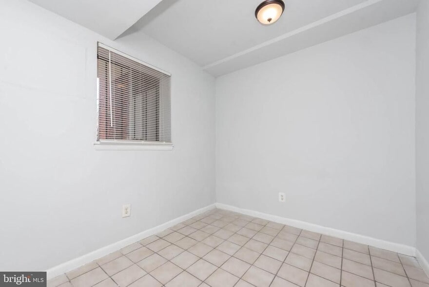 More Photos Of 1911 W Baltimore St, Baltimore Apartments For Sale