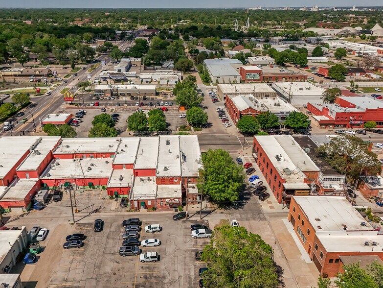 More Photos Of 1001 W Douglas Ave, Wichita Storefront For Sale