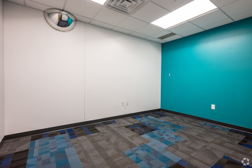 More Photos Of 119 Cane Creek Blvd, Danville Telecom Hotel Data Hosting For Lease