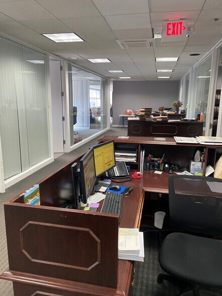 More Photos Of 7031 Orchard Lake Rd, West Bloomfield Office For Lease