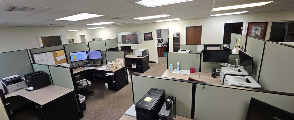 More Photos Of 4917 South Blvd, Charlotte Medical For Lease