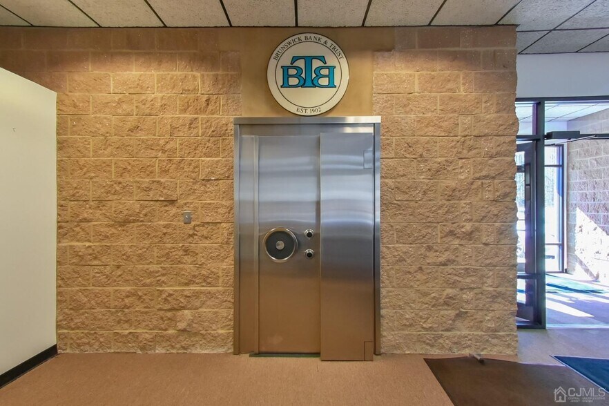 More Photos Of 1060 Aaron Rd, North Brunswick Bank For Sale