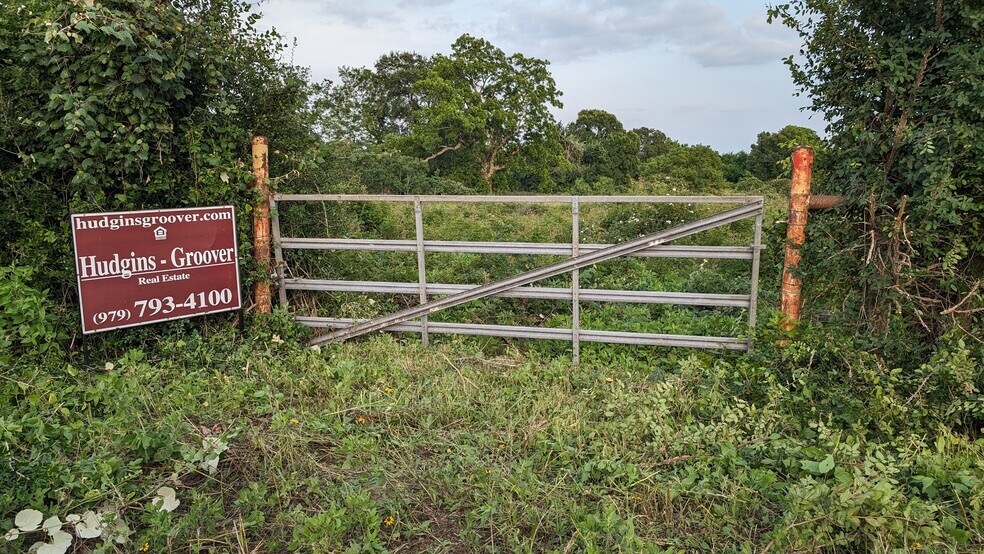 More Photos Of 0000 I-69 Fwy, Hungerford Land For Sale