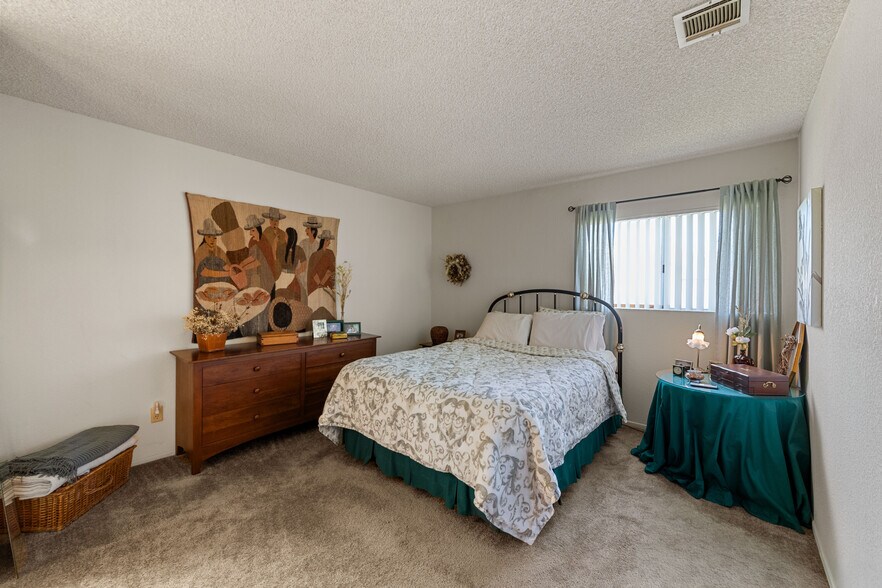 More Photos Of 72805 Park View Dr, Palm Desert Apartments For Sale