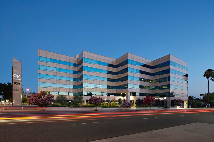 More Photos Of 16501 Ventura Blvd, Encino Office For Lease