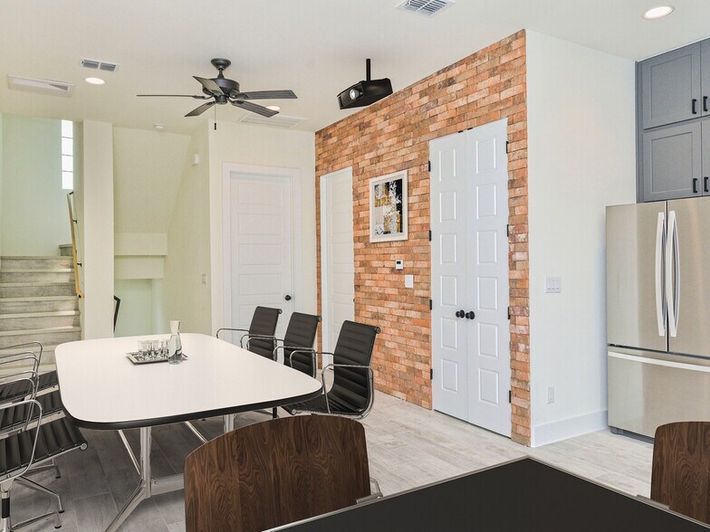 More Photos Of 808 Lydia St, Austin Office For Lease