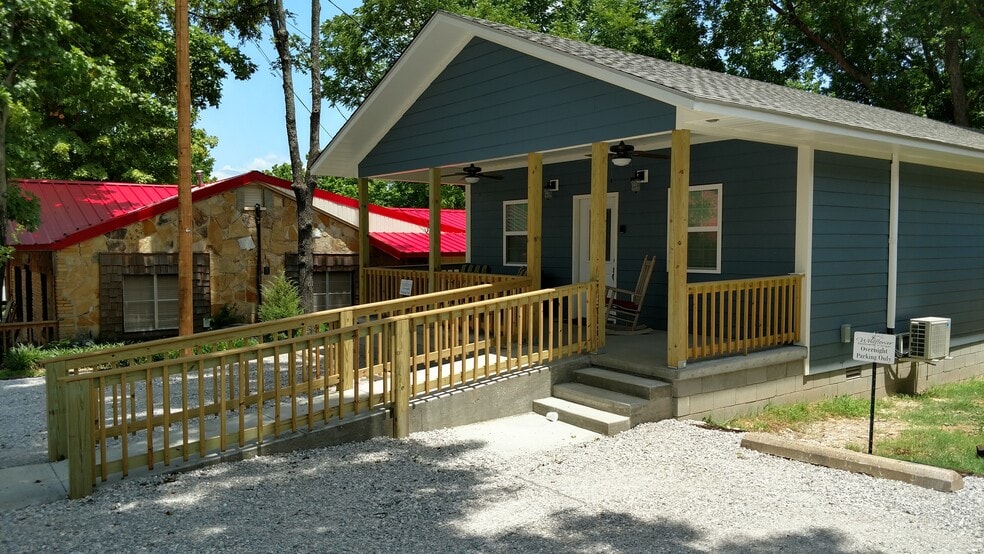 More Photos Of 100 E Washington St, Mountain View Hospitality For Sale