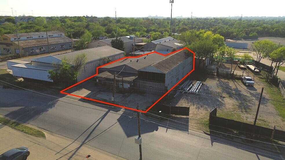 More Photos Of 622 S Collard St, Fort Worth Warehouse For Sale