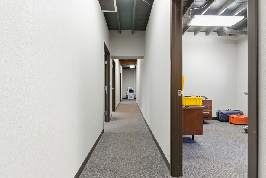 More Photos Of 2318 Pacific Ave, Forest Grove Office For Sale