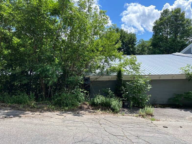 More Photos Of 32 Lafayette St, Claremont Freestanding For Sale