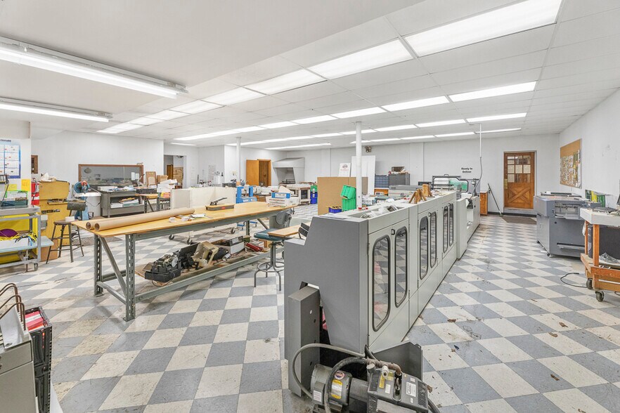 More Photos Of 14924 Beloit Snodes Rd, Beloit Manufacturing For Sale