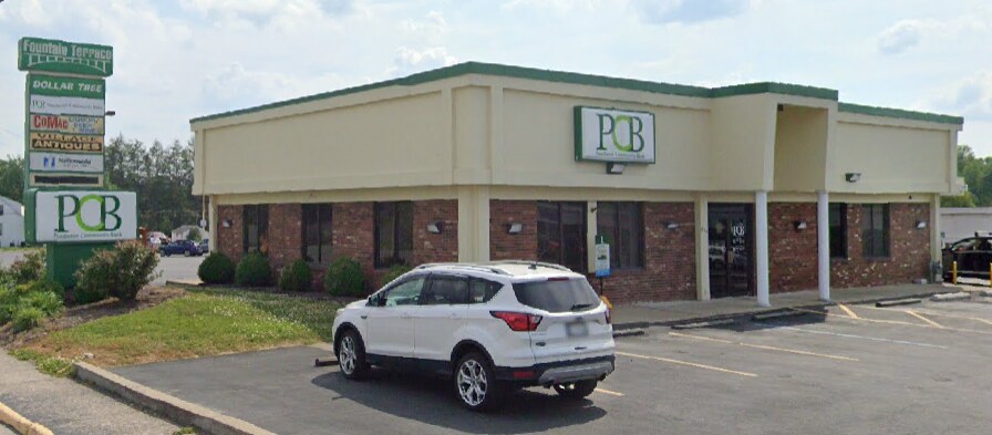 More Photos Of 803 Main St E, Oak Hill Unknown For Lease