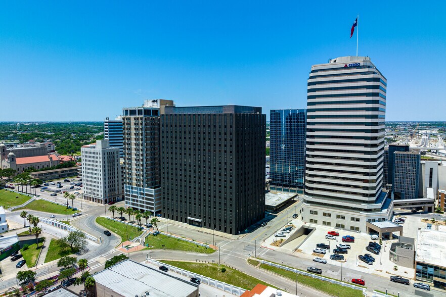 More Photos Of 615 N Upper Broadway St, Corpus Christi Office For Sale